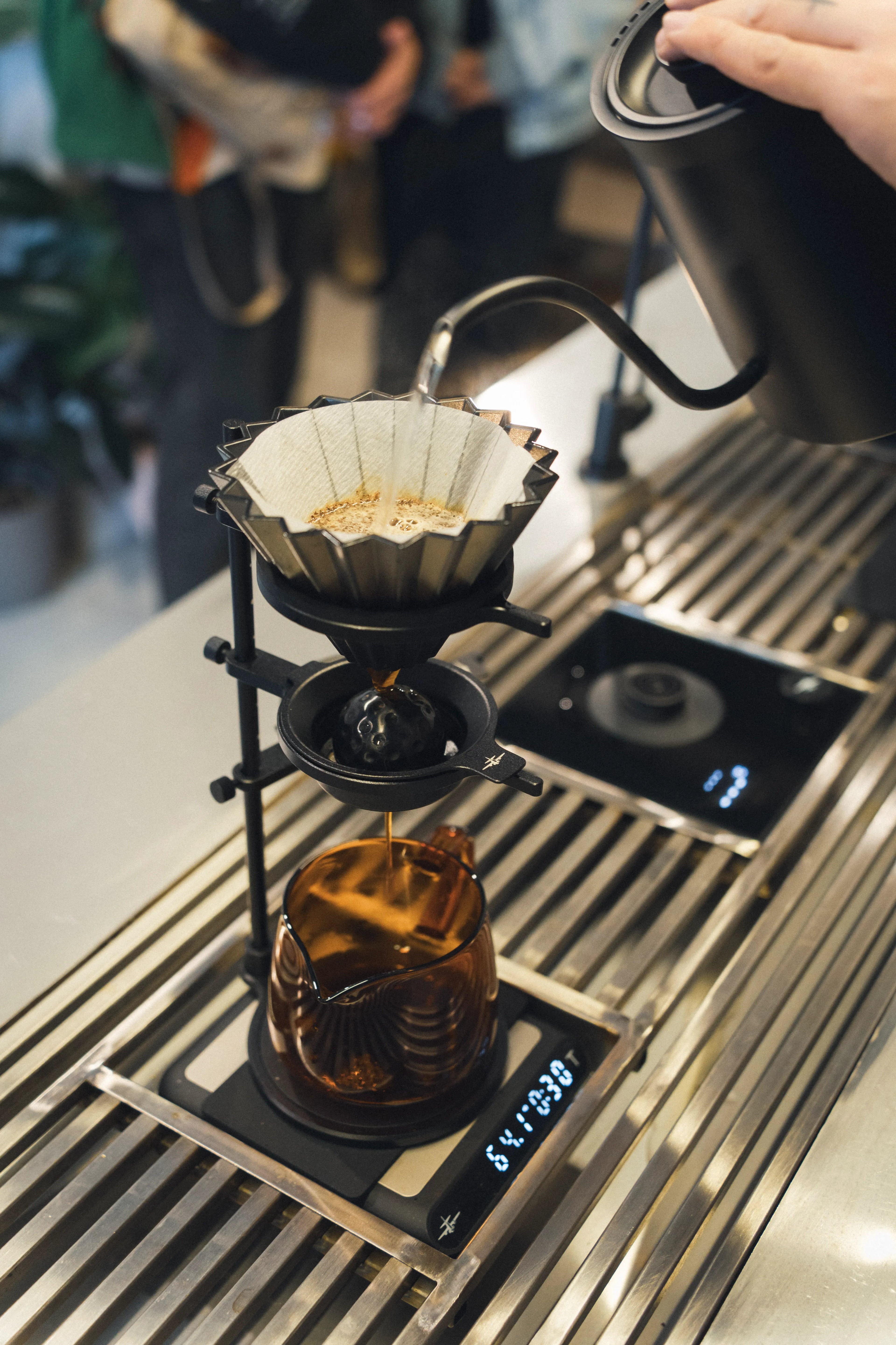 Filtrando café de especialidad