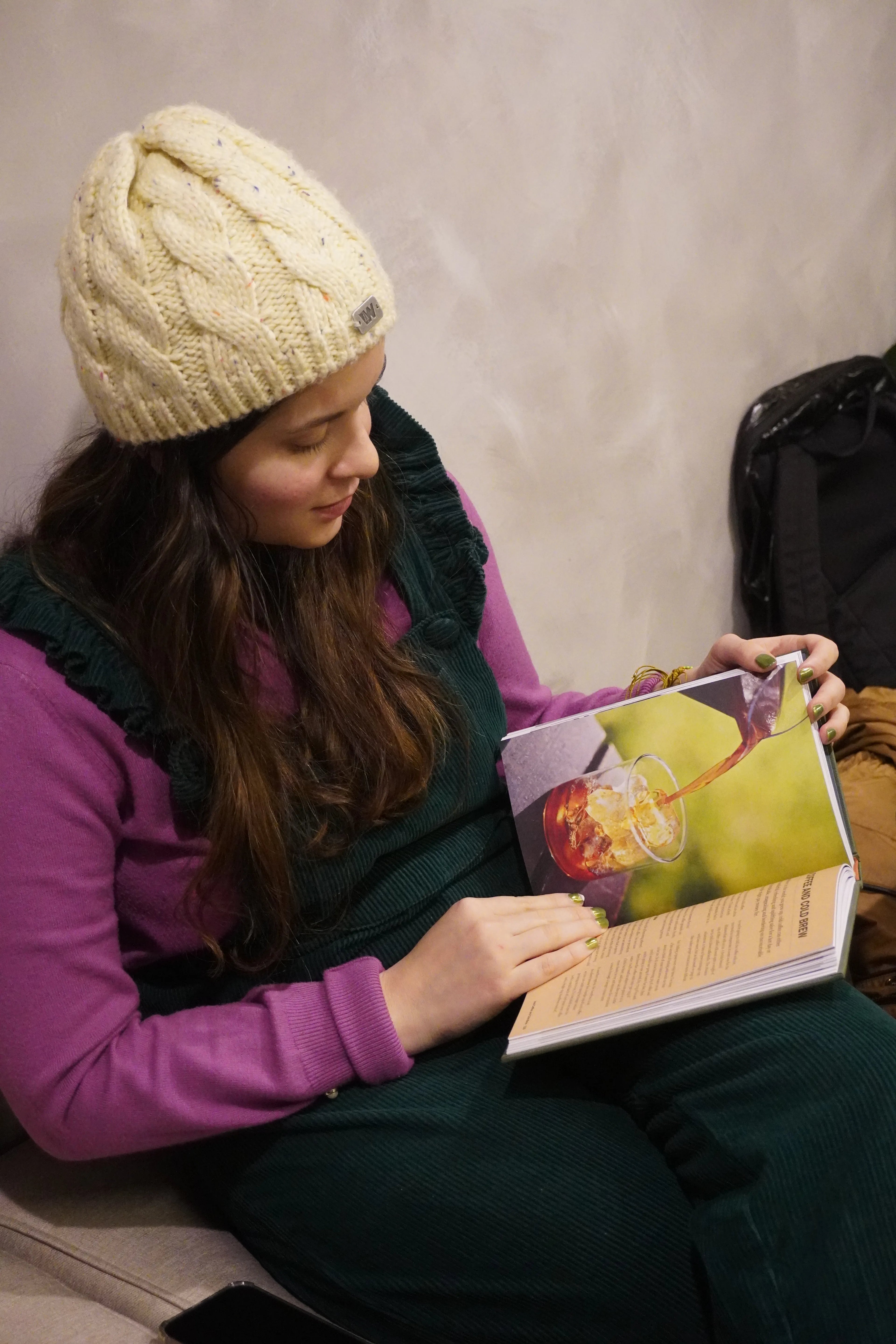 Tranquilidad y lectura en ID Coffee